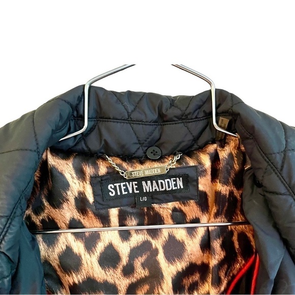 STEVE MADDEN, WOMENS LIGHTWEIGHT PUFFER COAT WITH HOOD. GOLD ZIPUP FRONT. SIZE L - Picture 5 of 6